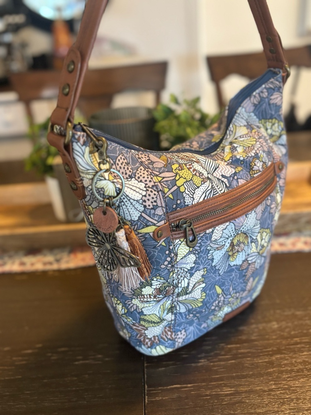Sakroots Sequoia Shadow Flower Power Floral Hobo with Butterfly Keychain 😍 EUC - Picture 2 of 10